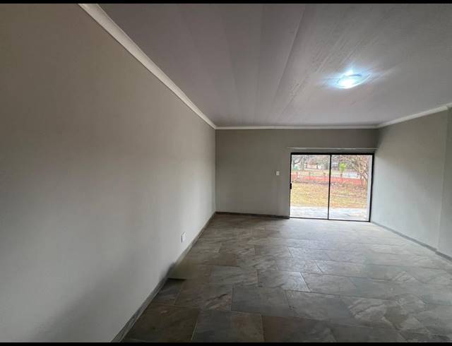 5 BEDROOM HOUSE FOR SALE IN THREE RIVERS